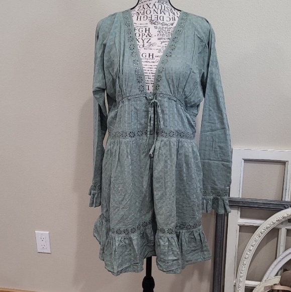 Asos Boho Mini V front and back, long sleeve Size 4 100% cotton eyelet - Picture 10 of 12